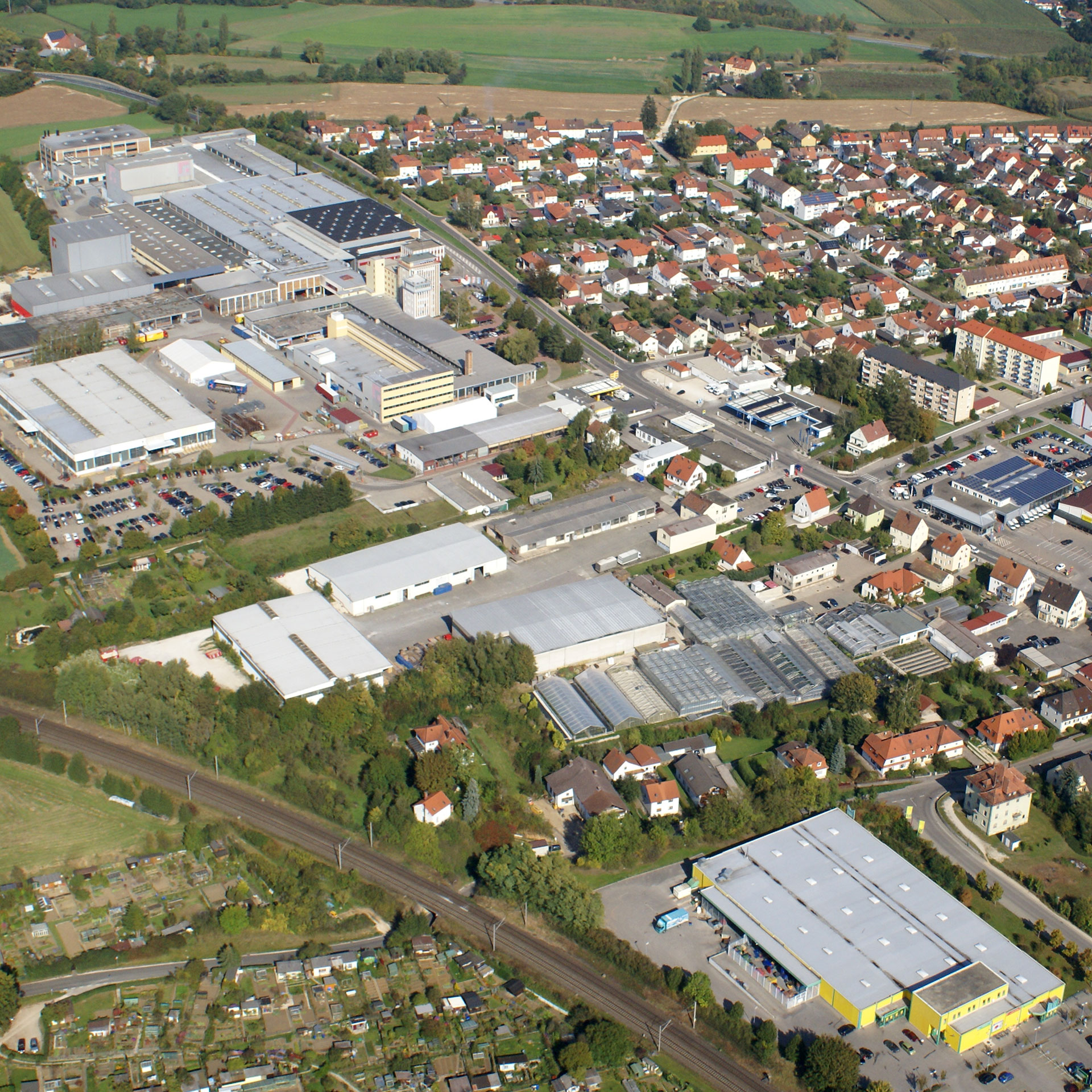 The group of aluminium specialists is made up of the GUTMANN Bausysteme GmbH as well as GUTMANN AG, with its subsidiaries GARTNER EXTRUSION GmbH (Gundelfingen), NORDALU GmbH (Neumünster) and the spin-off GUTMANN Aluminium Draht GmbH.